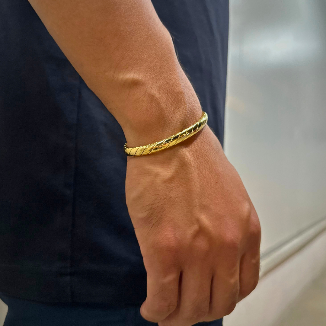 DIFFERENT PREMIUM BANGLE GOLD DIFFERENT PREMIUM BANGLE GOLD