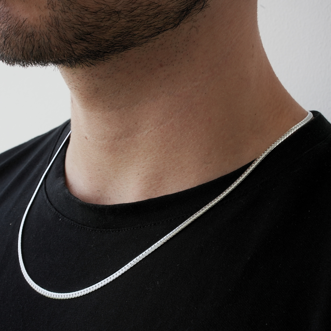 DIFFERENT NECKLACE PREMIUM