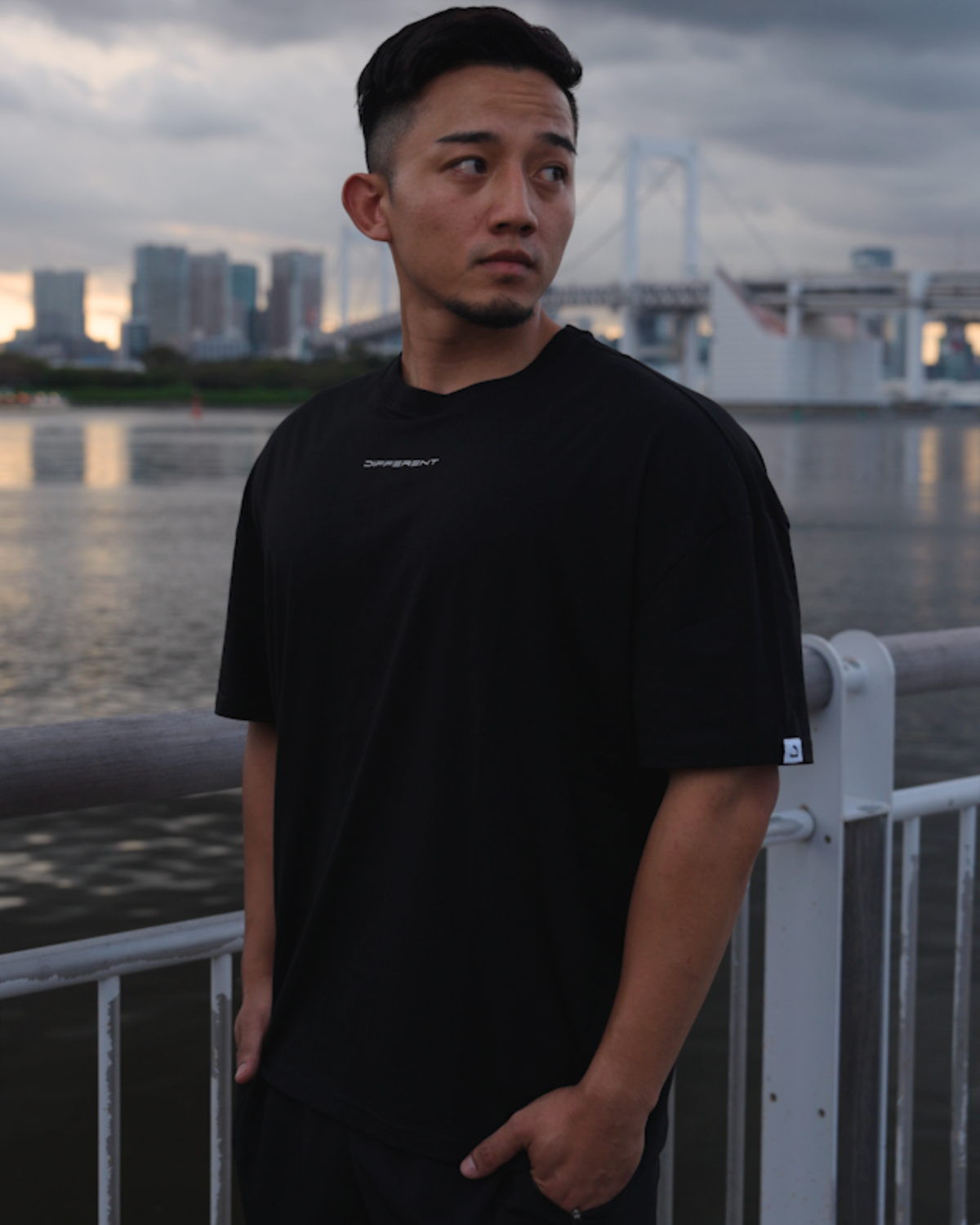 DIFFERENT OVERSIZED T-SHIRT