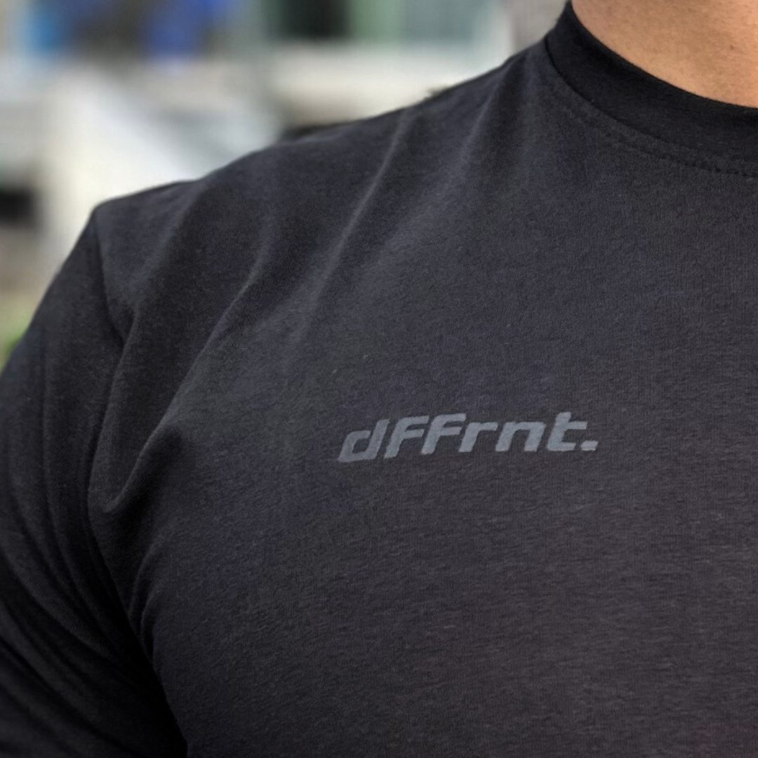 DIFFERENT SLIM FIT T-SHIRT